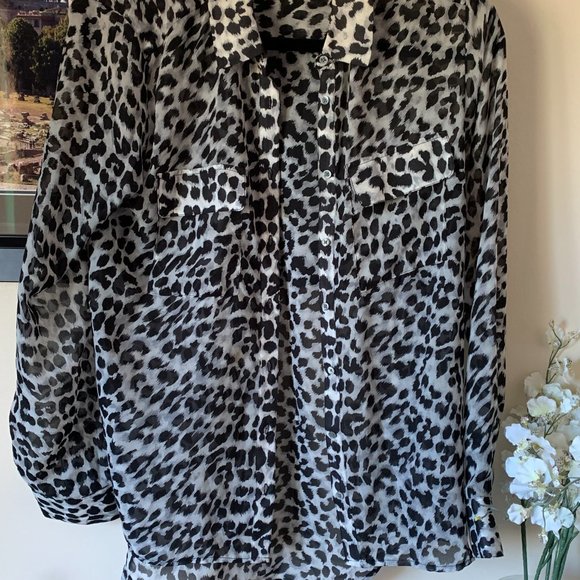 Chic by Jacob leopard print top - Picture 3 of 3